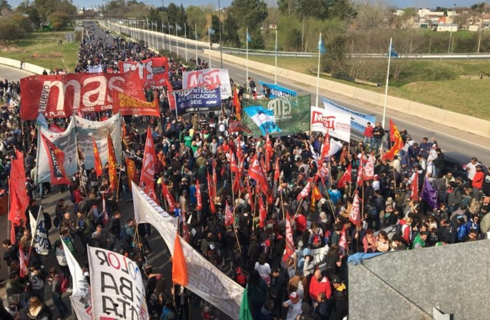 Varios cortes en las entradas y salidas de La Plata
