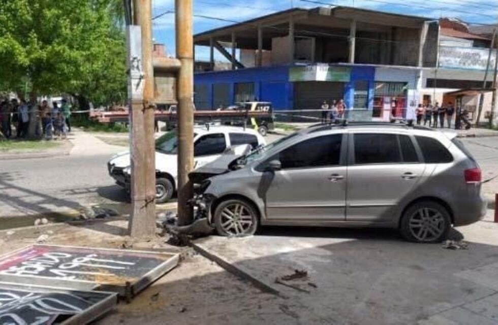 Perdió el control del auto arrolló a tres mujeres: la madre murió y sus hijas de 2 y 13 años están heridas