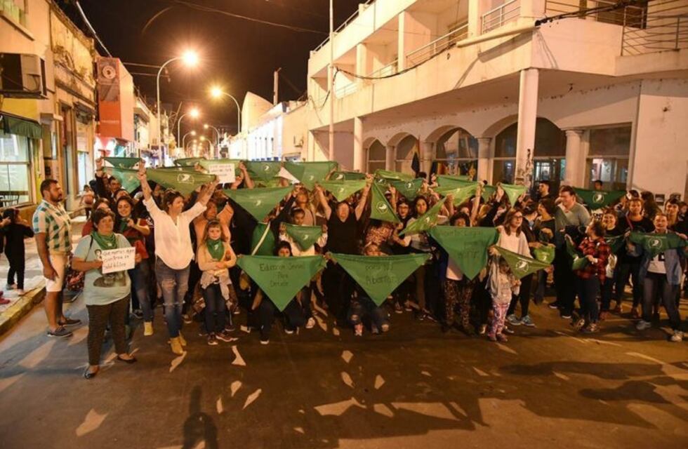 San Nicolás se sumó al "pañuelazo" federal por la legalización del aborto