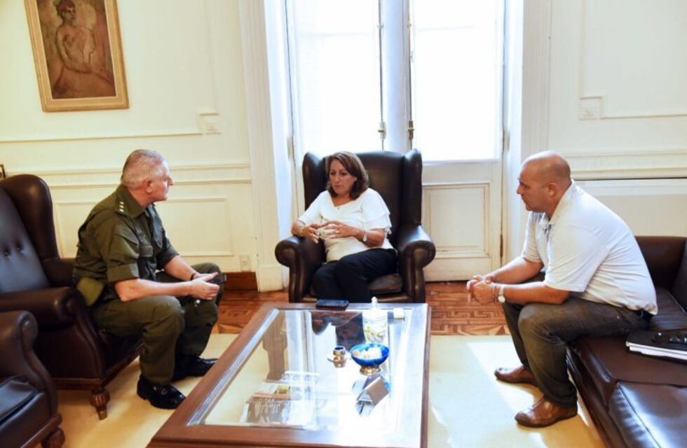 Fein expresó su preocupación por los crímenes que involucran a niños en Rosario