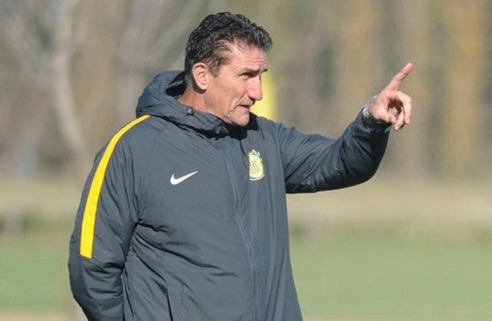 Bauza analiza tres alternativas para reemplazar a Carrizo