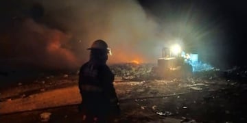Incendio de magnitud en el basural de Arroyito