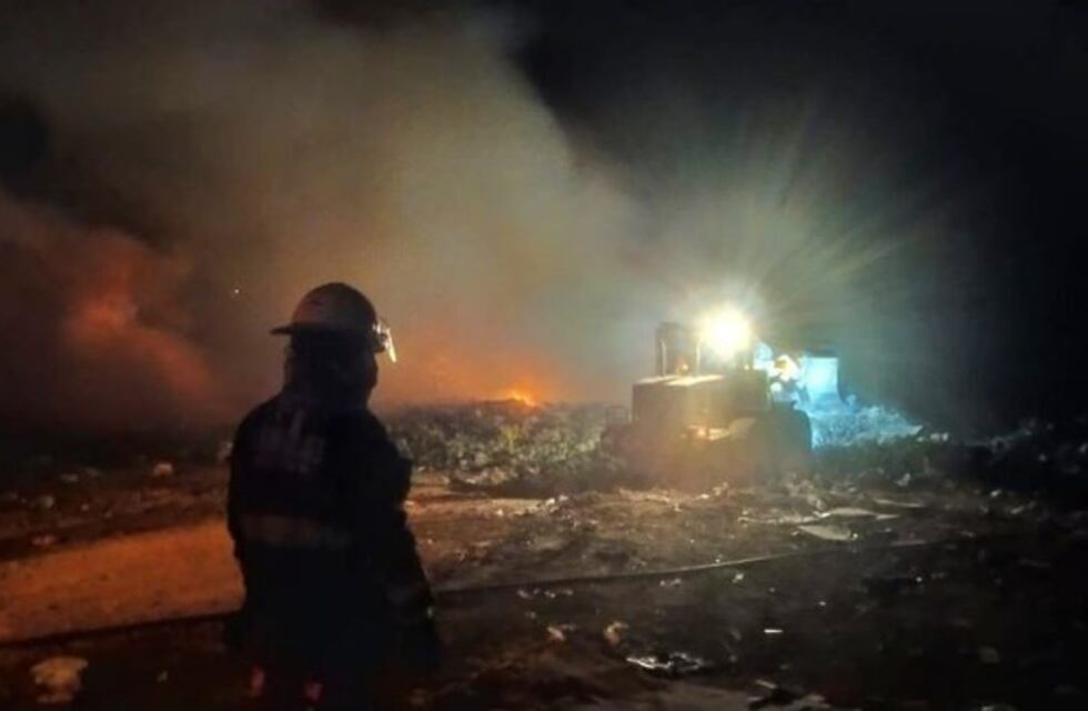Incendio de magnitud en el Basural Municipal de Arroyito