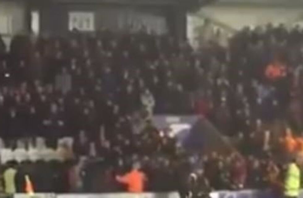 Escocia: Guerra de bolas de nieve en pleno partido