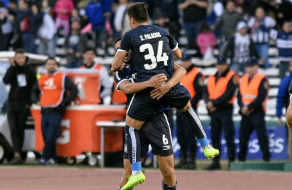 Talleres le ganó a Atlético Tucumán en el Kempes y sigue subiendo