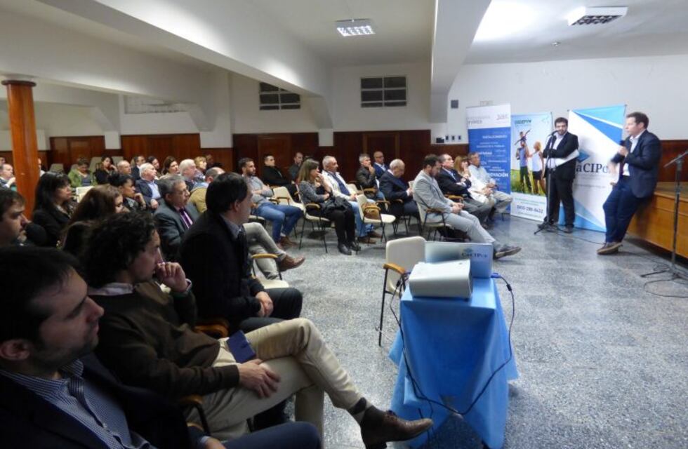 Comodoro recibirá a Cachanosky y Fidanza