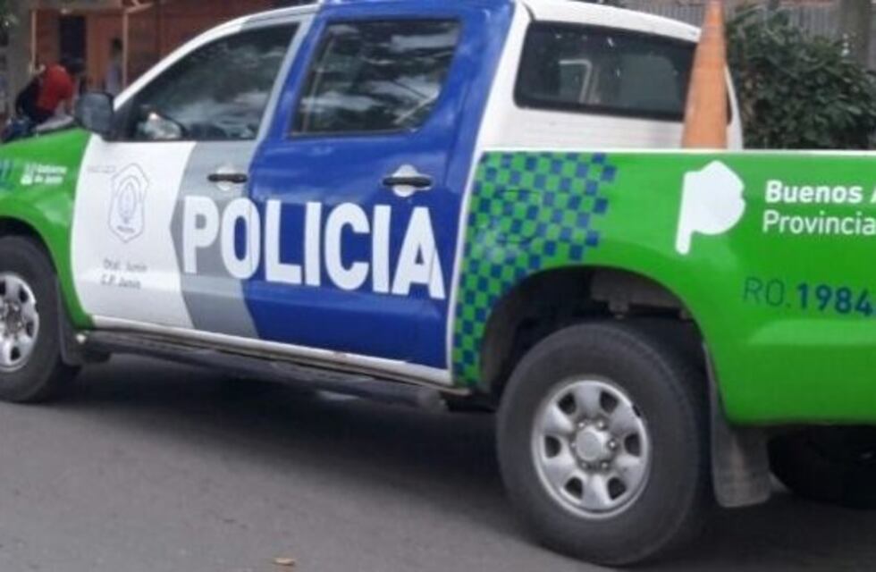 Investigan a una pareja que no quiso pagar el taxi y tenían un tubo con forma de revólver