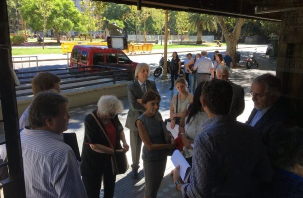 Ordenan allanar la sede de Madres de Plaza de Mayo