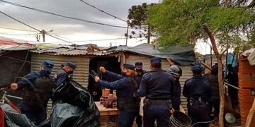 Desalojo del asentamiento Los Pinos