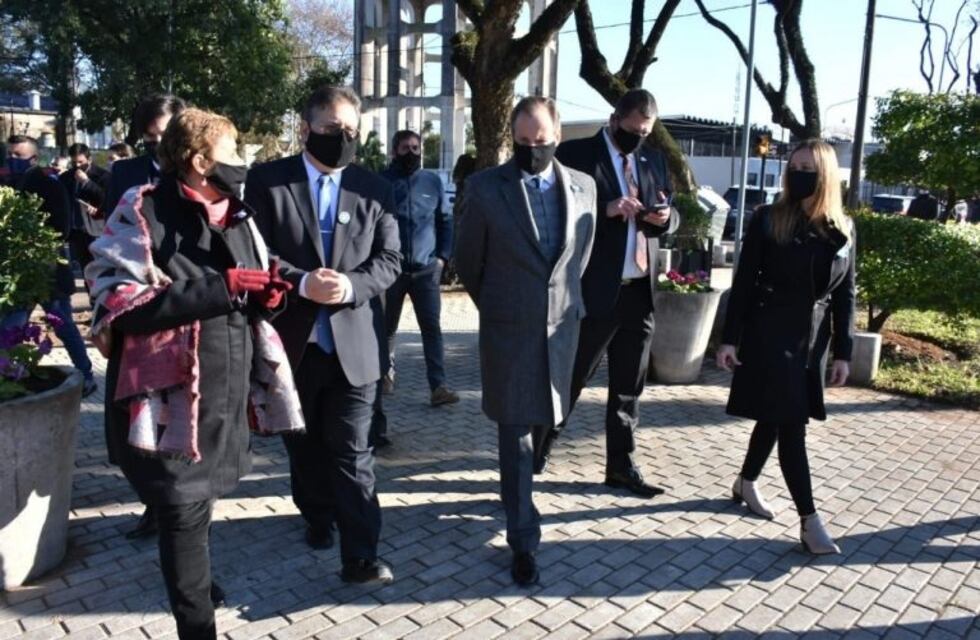 Bordet, Cresto y Francolini recorrieron las obras de la plaza Sociedad Rural