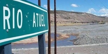 La  Comisión Interprovincial del Atuel Inferior (CIAI) conformado por funcionarios de las provincias de Mendoza y La Pampa recorren el río Atuel\u002E