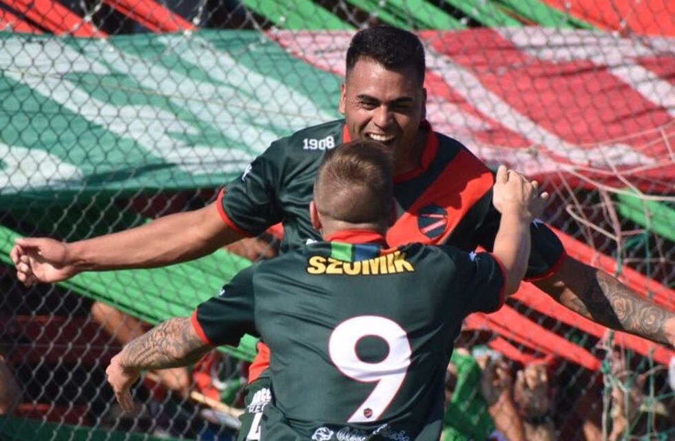 Ganó Peñarol y es puntero en el Torneo Regional Amateur