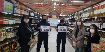 Carlos Paz: recibieron premios de $10000 y los donaron al cuartel de Bomberos Voluntarios