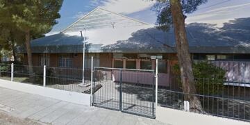 Se cayó parte del techo de una escuela neuquina