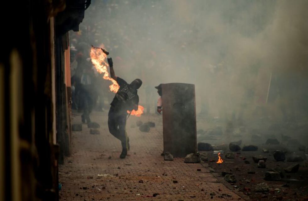 Ecuador: manifestantes de los pueblos originarios se enfrentaron con la policía