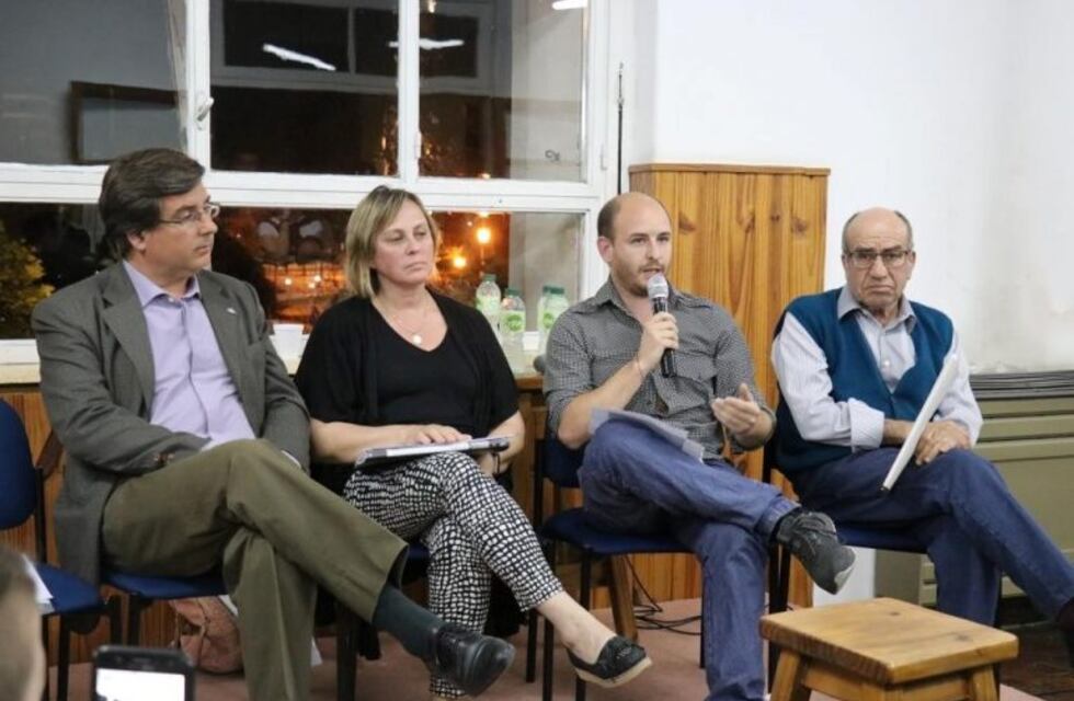 Hubo debate de candidatos sin la presencia de Carlos Sánchez