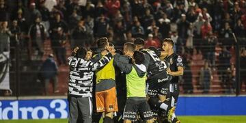Estudiantes de BA pasó de ronda en Copa Argentina al superar a Colón (@Copa_Argentina)