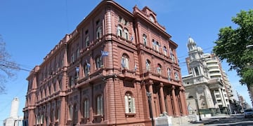 La actividad en el Palacio de los Leones y otras dependencias se reanudará el jueves\u002E (@munirosario)