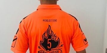 Con la Albiazul y con la casaca de los Amigos del Cholo\u002E El símbolo de Talleres, con todos\u002E