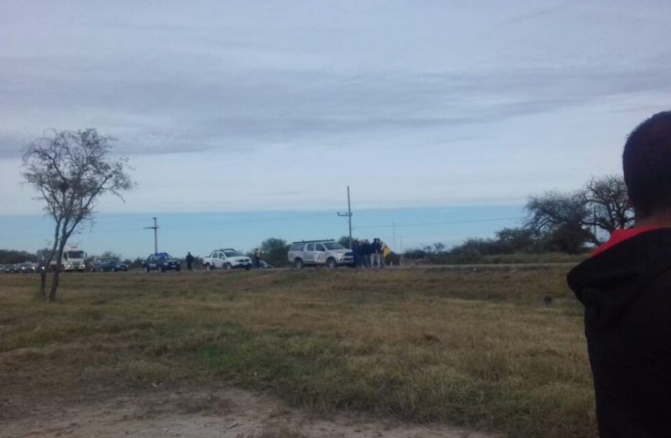 Accidente: camioneta de canal 7 choca contra una motocicleta