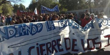 Movilización de la UNCuyo, por las calles de Mendoza\u002E