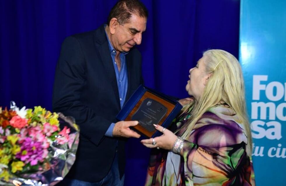 Reconocimiento del municipio a la escritora Blanca Salcedo