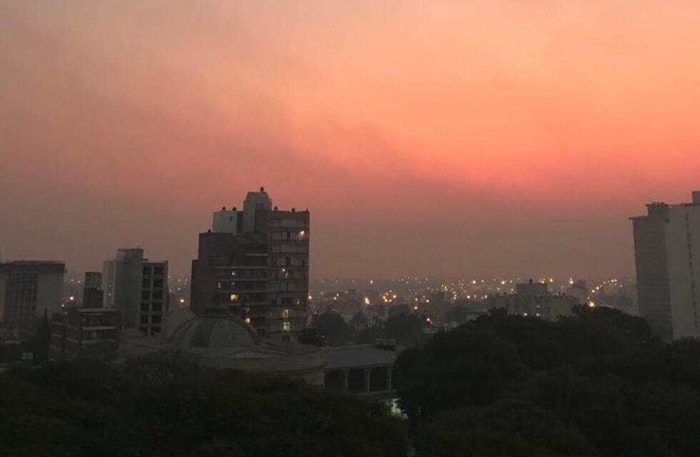 El municipio de Paraná recurre a la justicia por el humo que cubre la ciudad