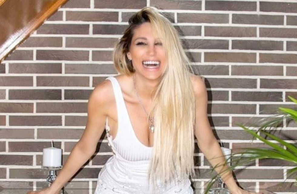 Vicky Xipolitakis posó en la ducha completamente desnuda: "Sacándome toda la mugre de encima"