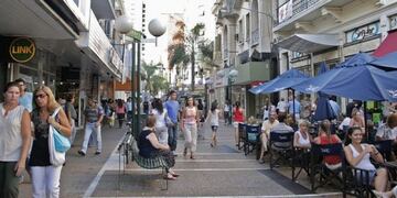 Comerciantes esperan una mejora en las ventas con la ampliación del Ahora 12\u002E (Archivo)