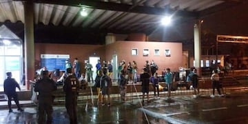 El último grupo en regresar al país pudo hacer su entrada legal a horas del cierre total de las fronteras\u002E