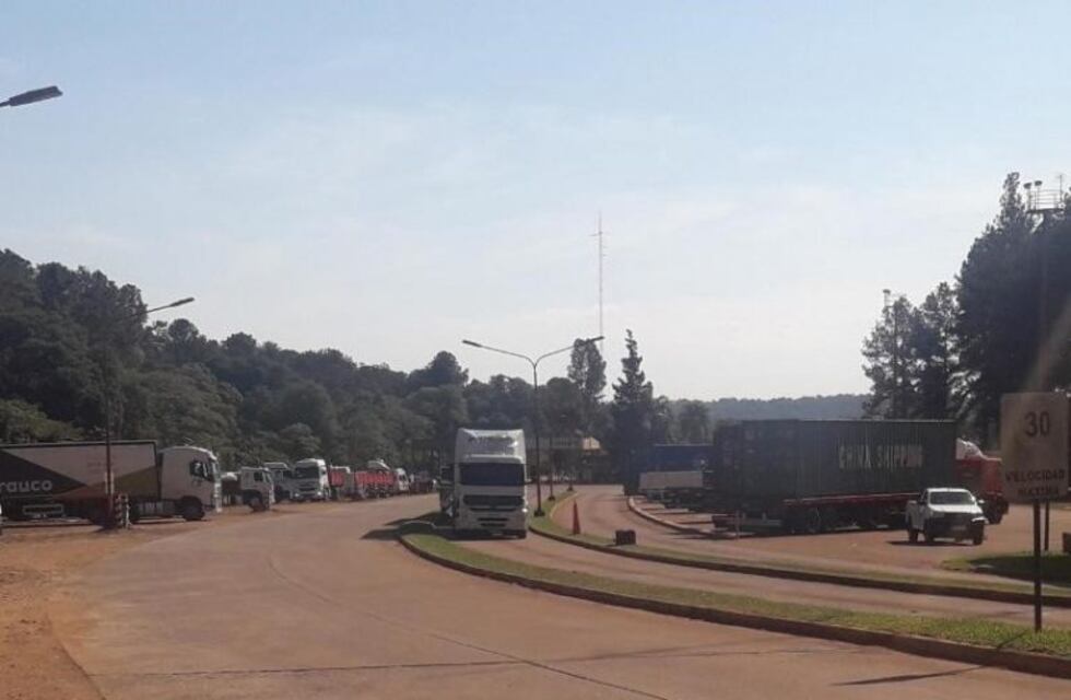 Aserraderos y fábrica de papel de Puerto Esperanza continúan trabajando bajo controles sanitarios