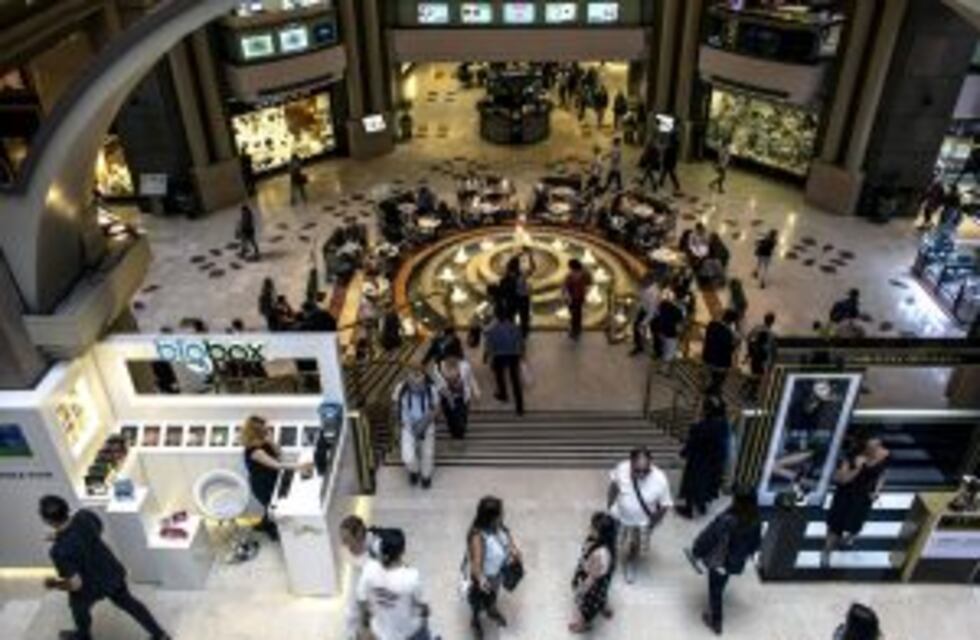 Desde hoy, comprar en cuotas será entre 10 y 40% más caro