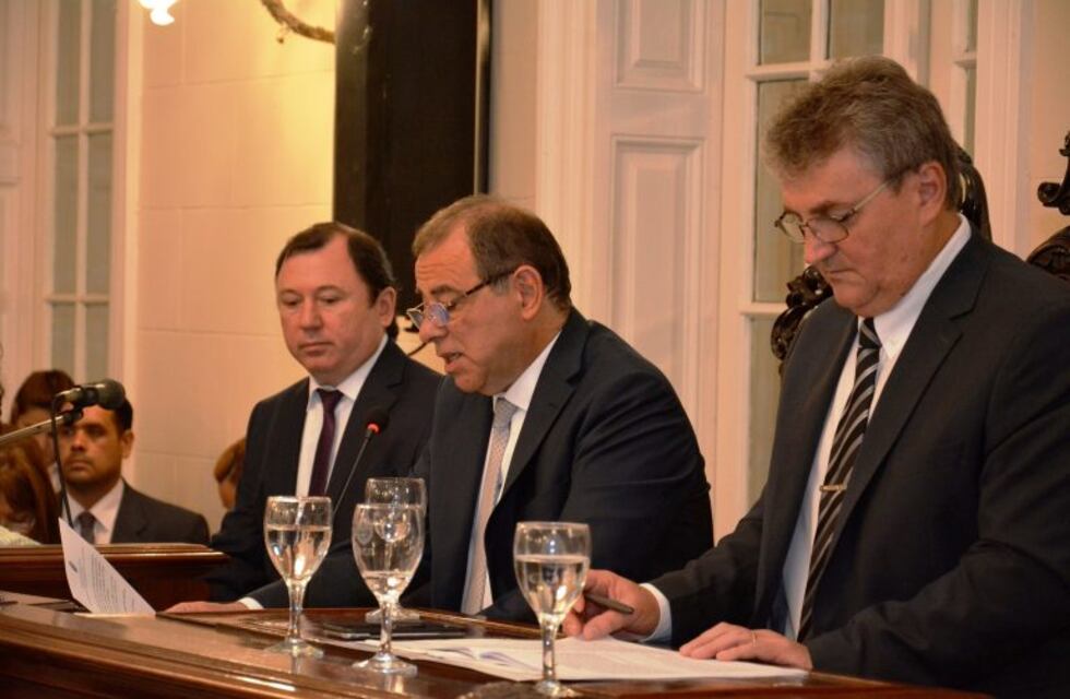 Eduardo Tassano centró su discurso en trabajo y obras públicas