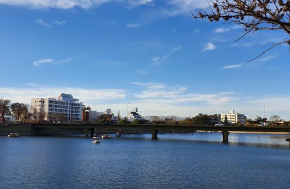 Domingo de elecciones caluroso y nublado en Carlos Paz