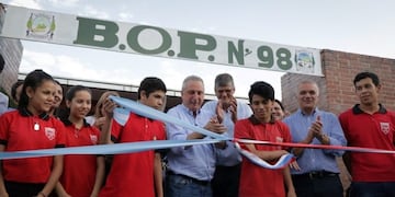 Corte de cintas para la BOP 81 de Puerto Esperanza\u002E (MisionesOnline)