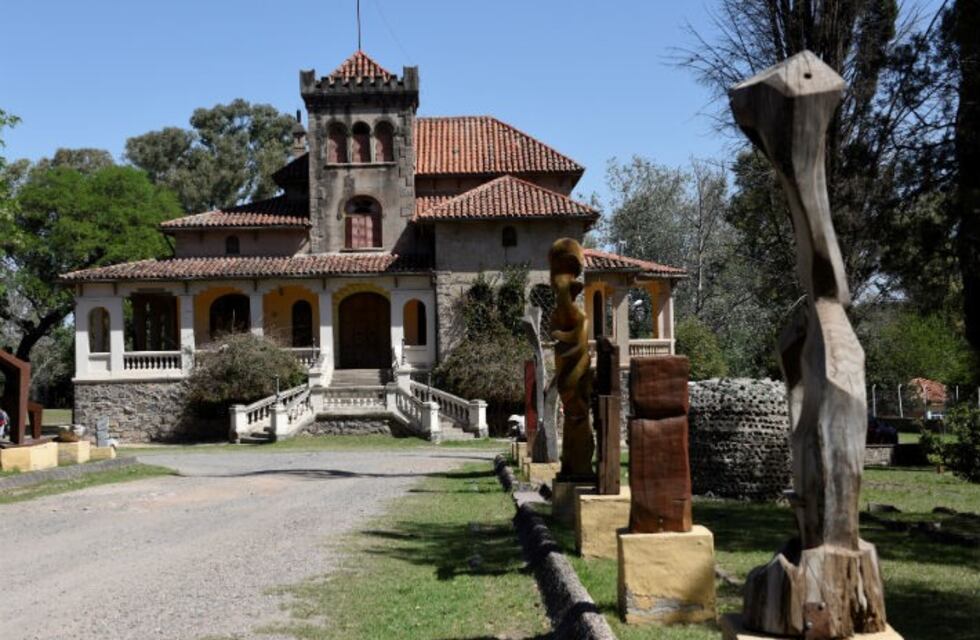 Restauran casona en Unquillo para crear un centro de producción audiovisual