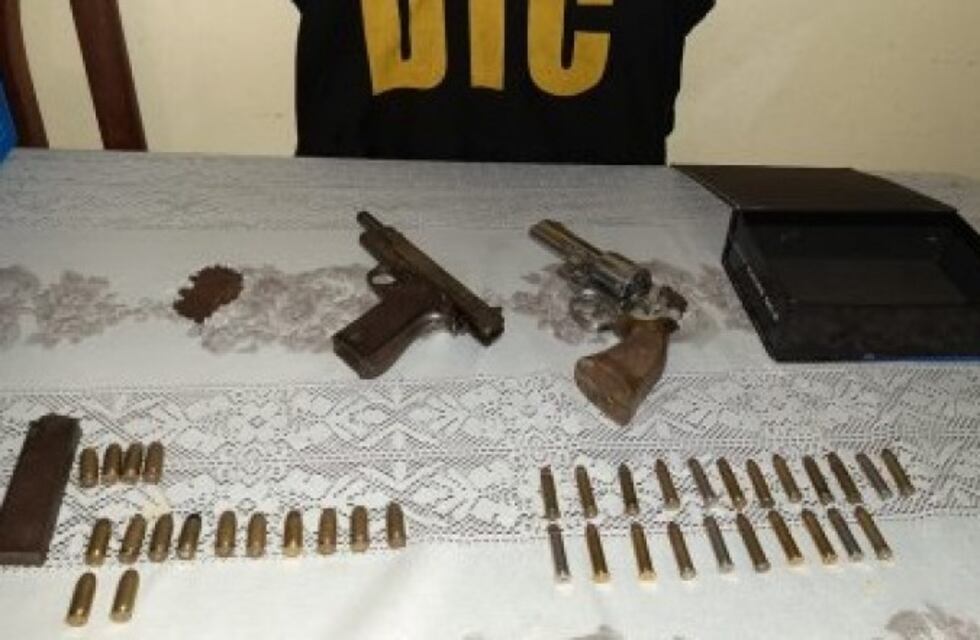 Tras desbaratar un robo, la Policía secuestró armas y dinero
