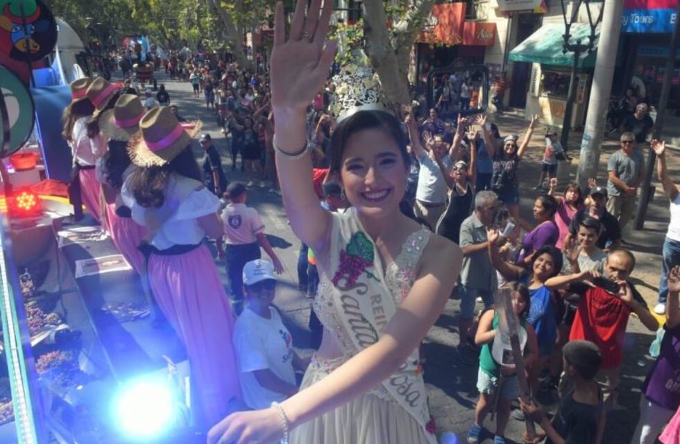 Vendimia: todo el color del Carrusel y las reinas