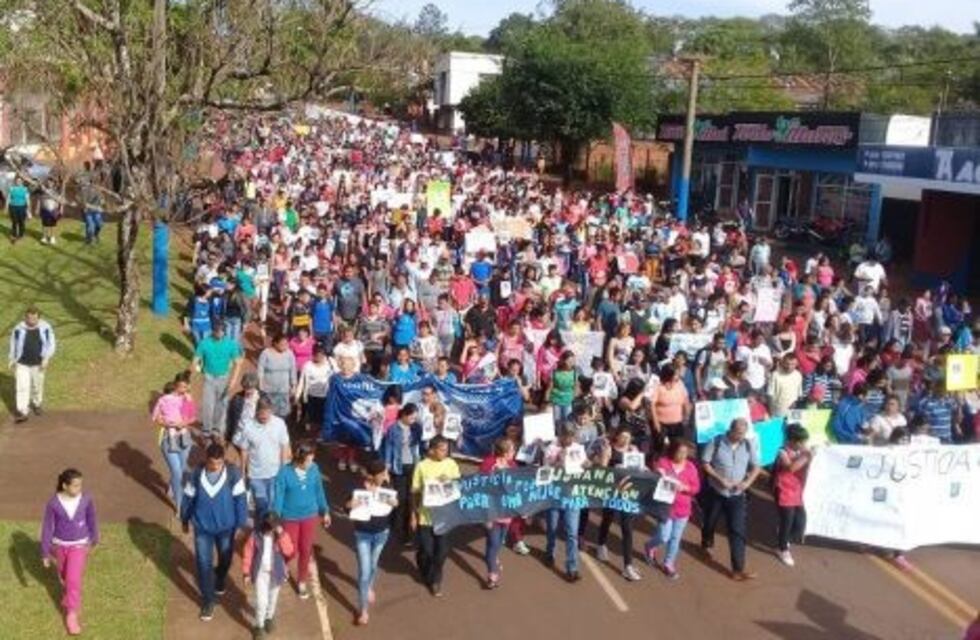 Montecarlo: la comunidad marchó en pedido de Justicia por la muerte de Johana y su bebé