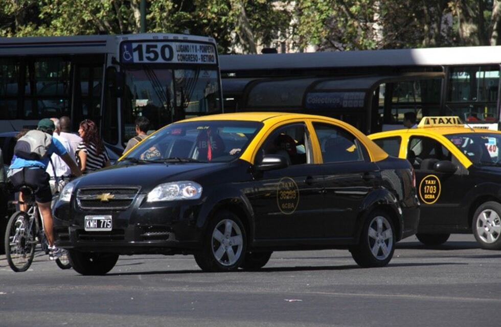 Viajar en taxi saldrá más caro: subirá 17.7%