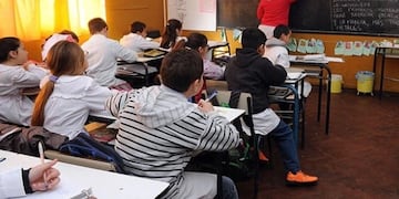 Confirman nuevo bono de puntaje para más de 38 mil docentes de secundaria