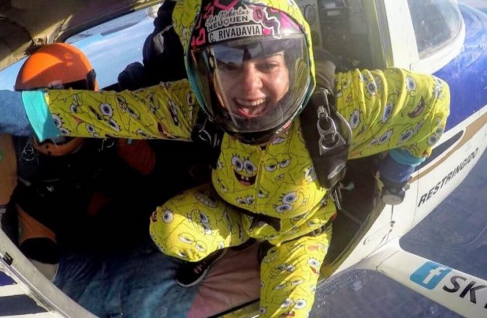 Tenía miedo a volar y hoy es experta en paracaidismo