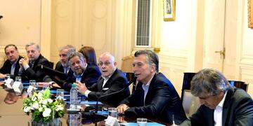Macri encabezó una reunión de gabinete y bajó un mensaje sobre el dólar y las tarifas\u002E Foto: EFE\u002E