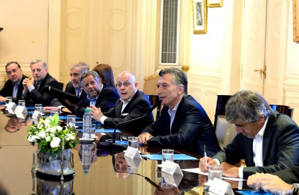 Macri encabezó una reunión de gabinete y bajó un mensaje sobre el dólar y las tarifas