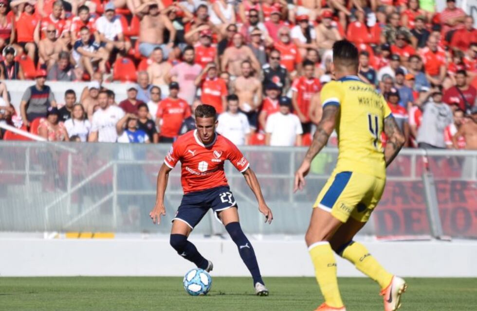 Independiente volvió al triunfo con una goleada 5-0 ante Rosario Central