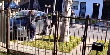 Le robaron el auto con su hijo adentro (Captura)
