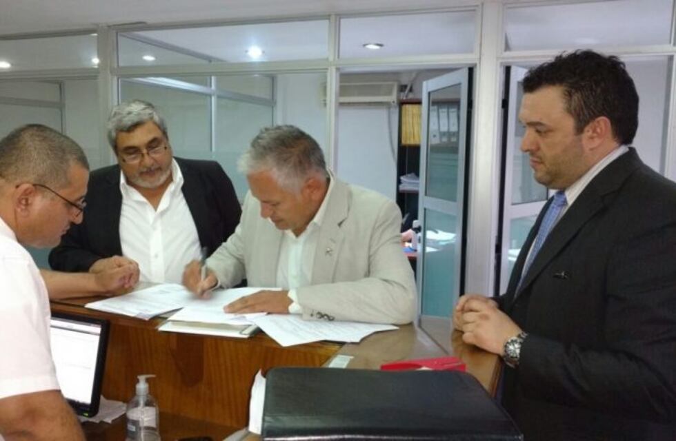 Fiscalía continua sin actuar en la denuncia por usurpación de cargo