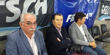 Gerardo Zamora en el Natatorio Olimpico\u002E Foto gentileza de Nuevo Diario