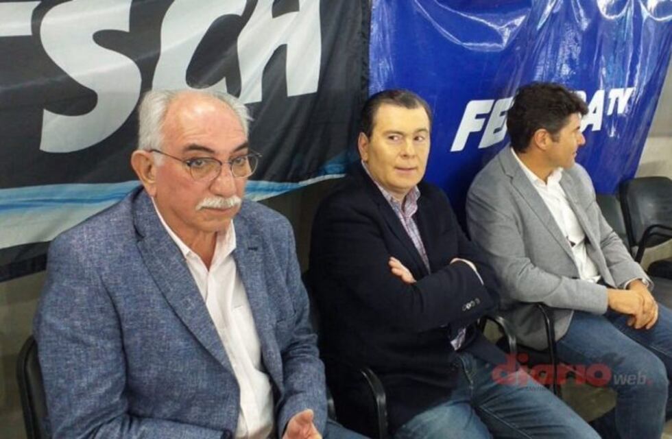 Gerardo Zamora acompañó las competencias finales en el natatorio olímpico