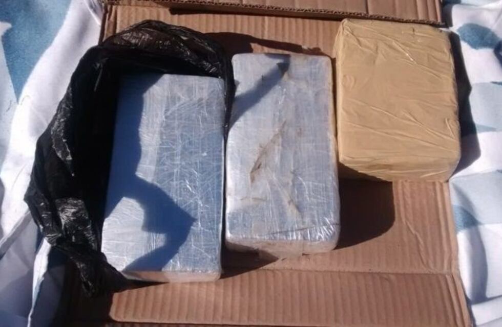 Detuvieron a un hombre que transportaba tres kilos de cocaína en un colectivo de larga distancia